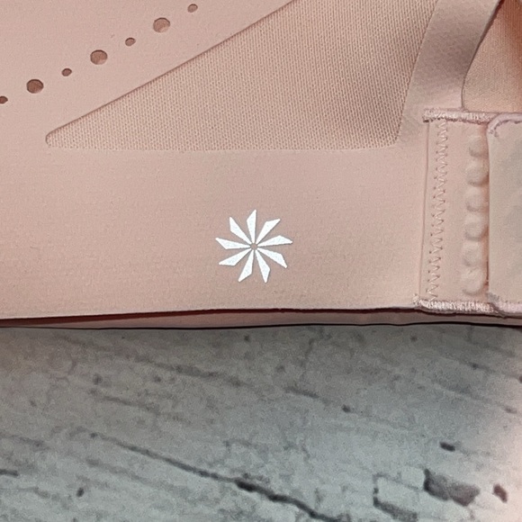 ATHLETA - Phenomena Bra for High-Impact Workouts - Light Pink - Size 38DD - Picture 7 of 11